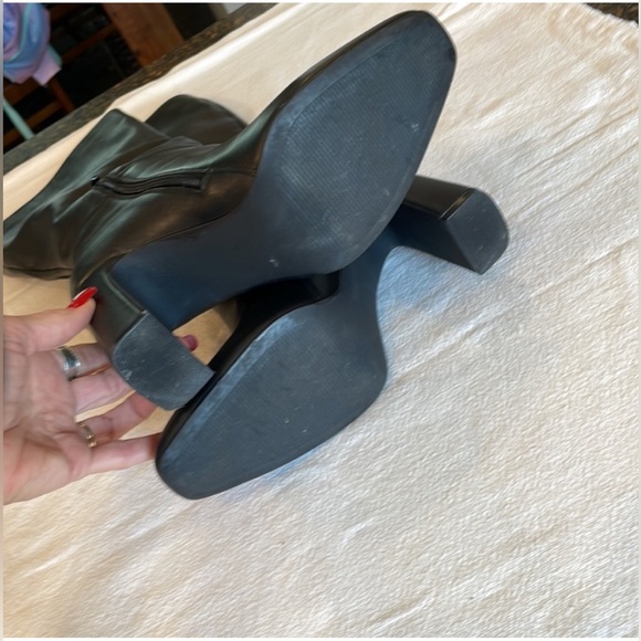 LIKE NEW Steve Madden “Ally” High Block Heel Boots - Sz 10M - Picture 5 of 11
